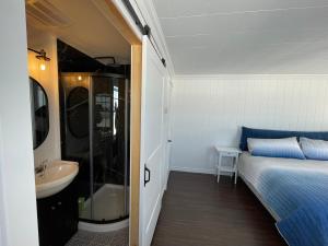 Afbeelding uit fotogalerij van La Maison Rouge - Bed & Breakfast - La Pocatière in La Pocatiere +20 foto's