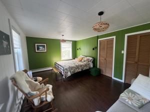 Afbeelding uit fotogalerij van La Maison Rouge - Bed & Breakfast - La Pocatière in La Pocatiere