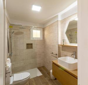 A bathroom at La Perla Playa Apt Dream Homes Tenerife