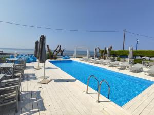 Bazén v ubytování Seaside house nebo v jeho okolí