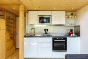 Køkken eller tekøkken på Résidence Grand Roc - Ancolies 217 - Happy Rentals