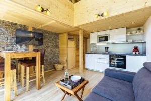 Køkken eller tekøkken på Résidence Grand Roc - Ancolies 217 - Happy Rentals