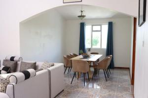 Posezení v ubytování Panoramic Seaview suite