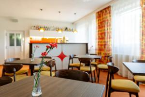 Restaurace v ubytování Hotel JISKRA na Čeladné