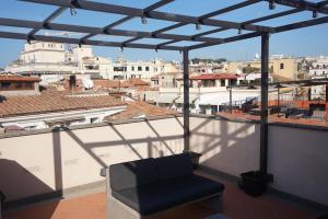 Balkón nebo terasa v ubytování Trevi Palace Luxury Inn