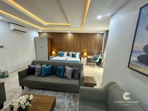 Ruang duduk di Choice Grande Lagos