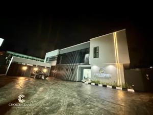 Bangunan di mana terletaknya hotel