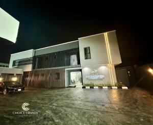 Bangunan di mana terletaknya hotel
