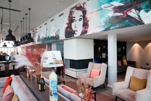 Khu vực ghế ngồi tại Hotel Indigo Berlin - East Side Gallery