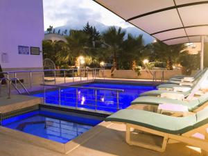 Bazén v ubytování Şima Hotel Kemer nebo v jeho okolí