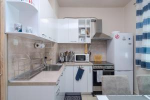 Köök või kööginurk majutusasutuses Spacious Sofia Condo - Philadelphia LOVE