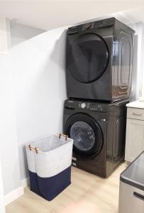 Φωτογραφία από το άλμπουμ του One bedroom apartment with AC and WiFi in the Bronx σε Williams Bridge