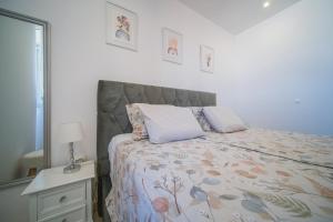 Korkyra Harbour Rooms客房内的一张或多张床位
