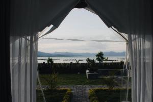 Příroda nedaleko luxury tent