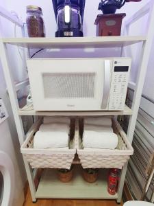 Una cama o camas cuchetas en una habitación  de Hongik Univ Hongdae Stay