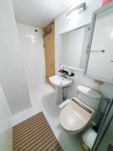 Un baño de Hongik Univ Hongdae Stay