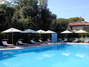 Bazén v ubytování Hotel Bristol nebo v jeho okolí
