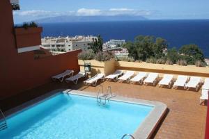 Bazén v ubytovaní Fantastic View Terrace Apt By Dream Homes Tenerife alebo v jeho blízkosti