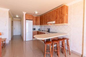 Kuchyňa alebo kuchynka v ubytovaní Fantastic View Terrace Apt By Dream Homes Tenerife