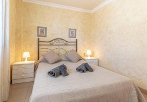 Posteľ alebo postele v izbe v ubytovaní Fantastic View Terrace Apt By Dream Homes Tenerife