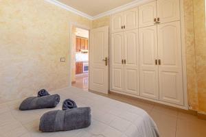 Posteľ alebo postele v izbe v ubytovaní Fantastic View Terrace Apt By Dream Homes Tenerife