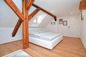 Posteľ alebo postele v izbe v ubytovaní Romantic apartment under the Prague castle