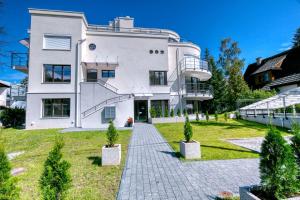 Vonkajšia záhrada v ubytovaní Apartament Forest Centrum