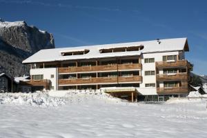 Alpine Hotel Ciasa Lara talvel