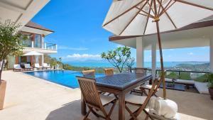 Bazén v ubytování Hillside Baan Lealay 4 Bedrooms Bophut Hill Amazing Sea Views nebo v jeho okolí