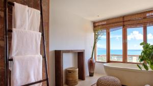 Koupelna v ubytování Hillside Baan Lealay 4 Bedrooms Bophut Hill Amazing Sea Views
