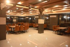Hotel Pride Of Chittor餐厅或其他用餐的地方