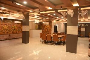 Hotel Pride Of Chittor的休息区