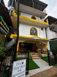 The building in which az apartmanhoteleket is located