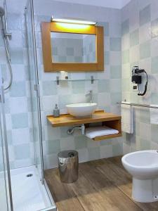 Koupelna v ubytování Alkimia Smart Rooms