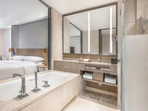 Koupelna v ubytování Sheraton Guangzhou Hotel
