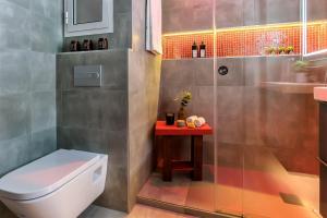 Kúpeľňa v ubytovaní Soho Urban Flat - 5 min a Calle Larios, 10 min a playa, en el corazón de Málaga + 21 fotografií
