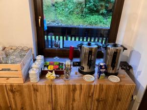 Příslušenství pro přípravu čaje a kávy v ubytování Hotel Stubnerhof