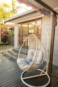 En terrasse eller udendørsområde på Villa with Pool in Browns Bay