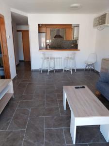 Kuchyňa alebo kuchynka v ubytovaní Apartament Bisaura de Ter