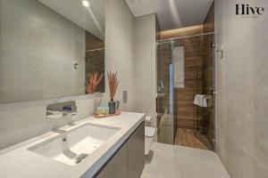 Kamar mandi di 7 By Aurora 109 Jebel Ali