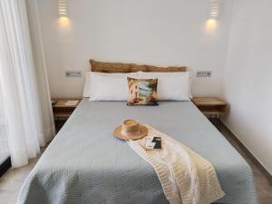 Postel nebo postele na pokoji v ubytování Hostal Aires del Mar + 15 fotografií
