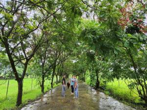 入住Bendre's Holiday Home & Lawns-Karla的客人