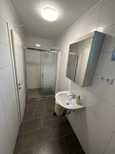 Koupelna v ubytování A-Rooms Serviced Accommodation in Mostar