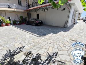 Budova, kde se aparthotel nachází