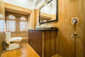 Koupelna v ubytování Naman Haveli-Boutique Stay For Budget Travllers + 35 fotografií