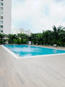 Πισίνα στο ή κοντά στο Green Bay Premium Ha Long homestay near Marina beach - Căn hộ chung cư cao cấp 2 phòng ngủ hướng vịnh Hạ Long