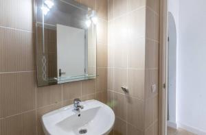 Koupelna v ubytování Oceanfront Paraiso Apt By Dream Homes Tenerife