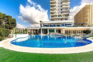 Bazén v ubytování Oceanfront Paraiso Apt By Dream Homes Tenerife nebo v jeho okolí
