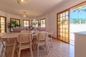 Fotografie z fotogalerie ubytování Villa Luna With Heated Pool v destinaci Puerto de Santiago