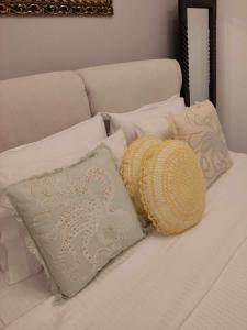 Katil atau katil-katil dalam bilik di Inna Suite luxury apartment in the center